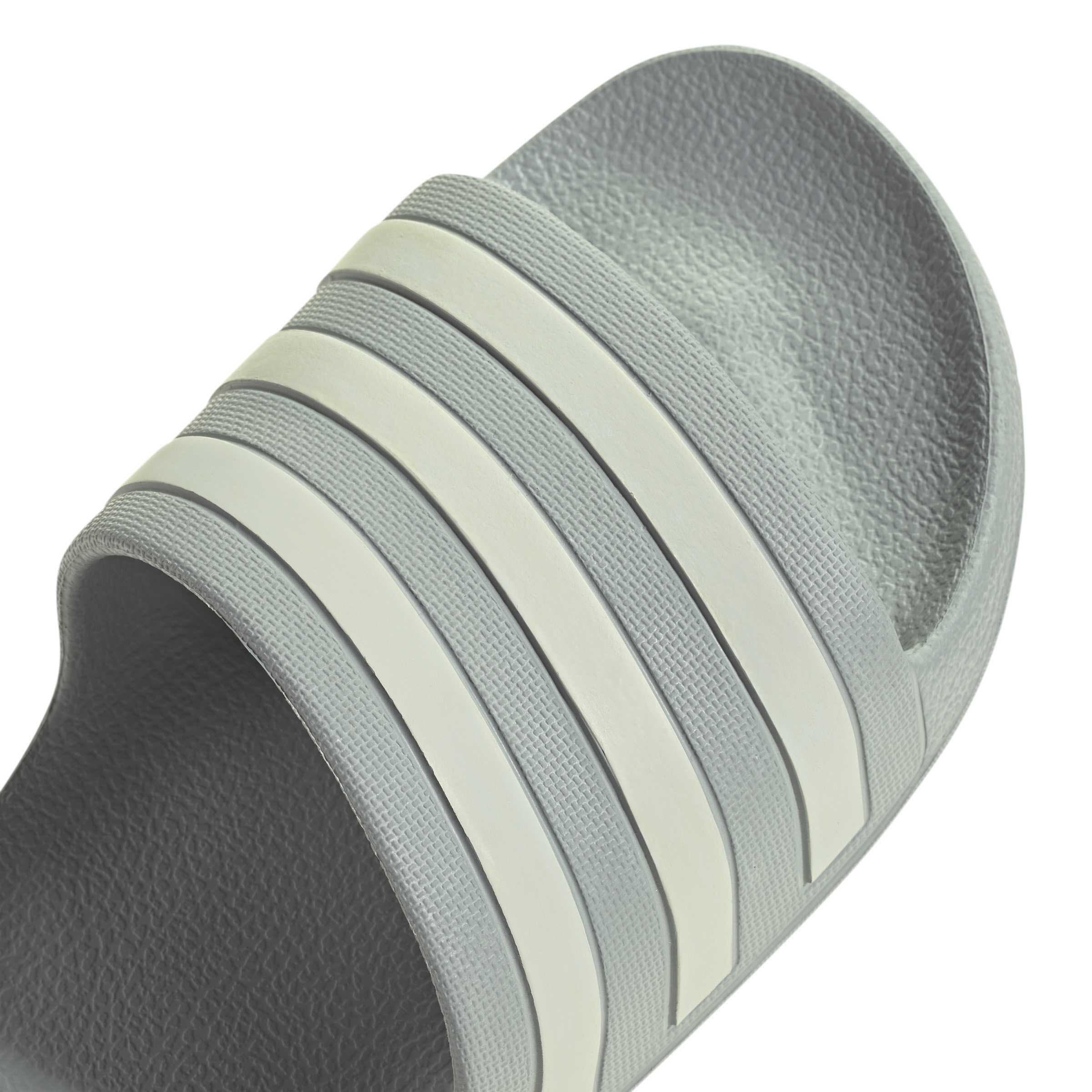 ADILETTE AQUA